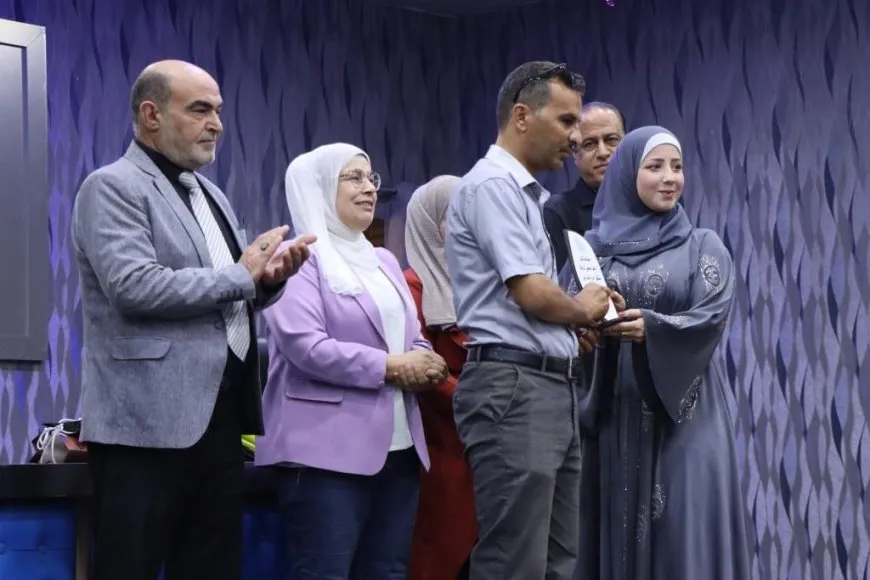 Li Reqayê 24 mamoste hatin xelatkirin