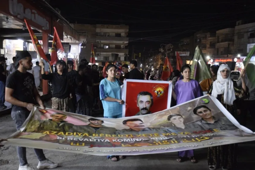 Ciwanên Cizîrê bi meşên meşaleyî komploya li dijî Rêber Apo şermezar kir
