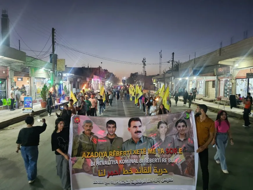 Ciwanên Cizîrê bi meşên meşaleyî komploya li dijî Rêber Apo şermezar kir