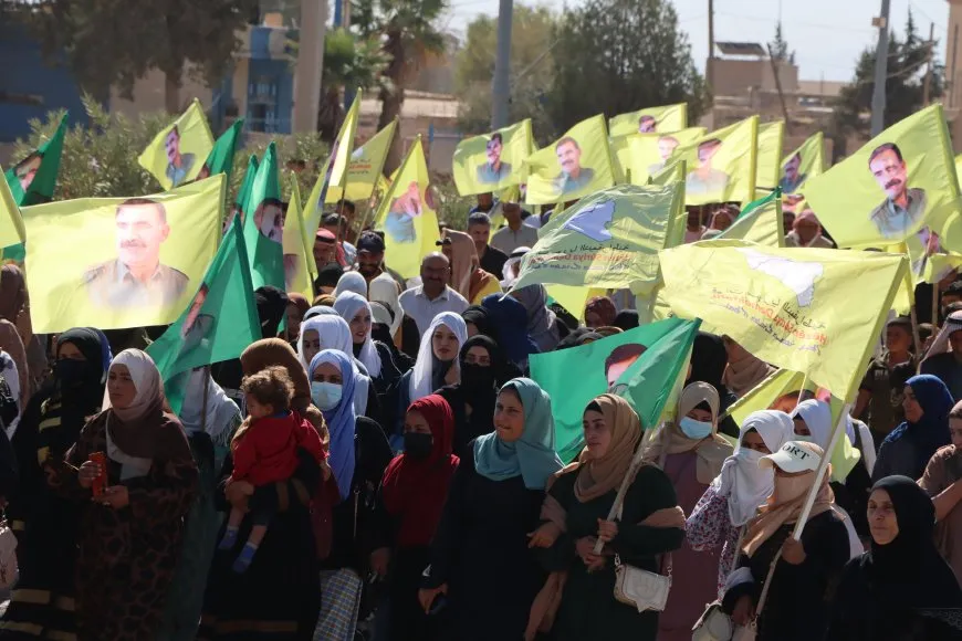 Bi hezaran kesî got ‘Bê Serok jiyan nabe’
