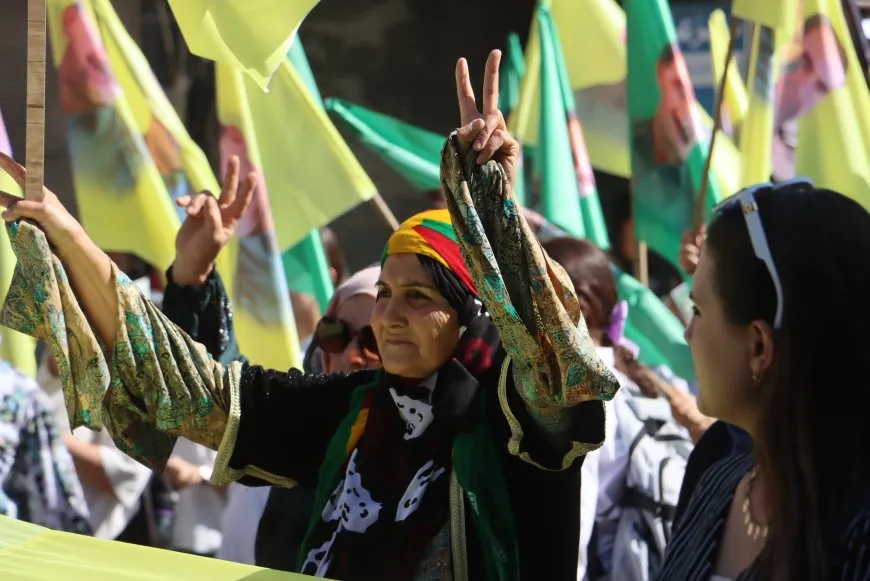 Bi hezaran kesî got ‘Bê Serok jiyan nabe’