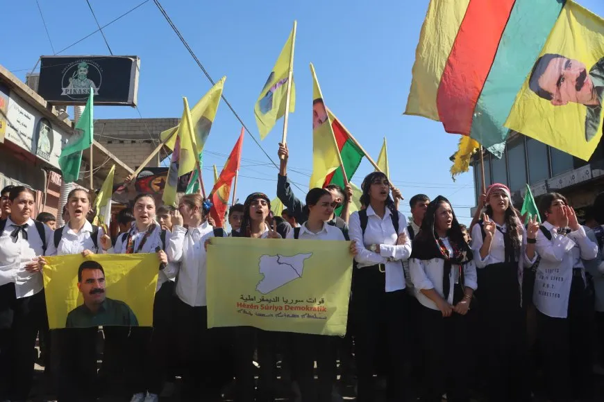 Bi hezaran kesî got ‘Bê Serok jiyan nabe’