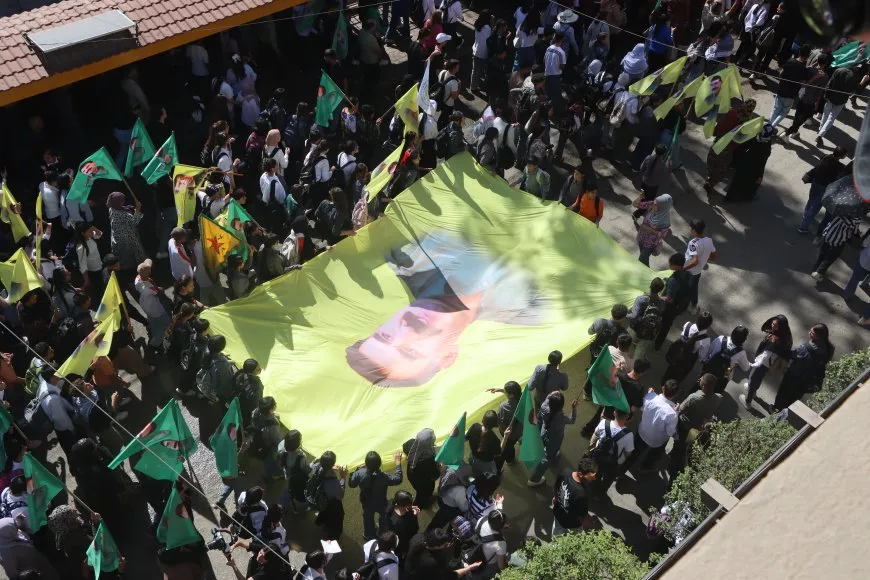 Bi hezaran kesî got ‘Bê Serok jiyan nabe’