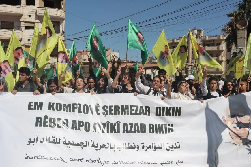 Bi hezaran kesî got ‘Bê Serok jiyan nabe’