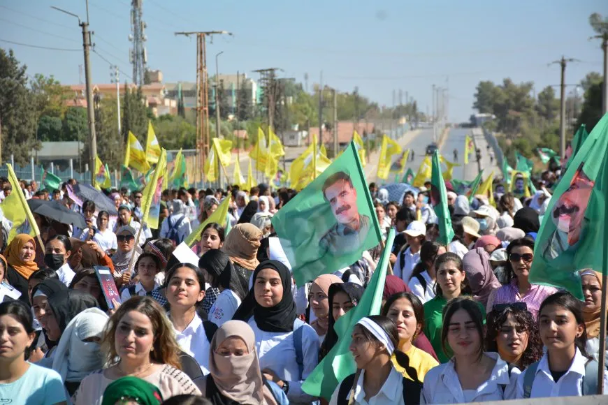 Bi hezaran kesî got ‘Bê Serok jiyan nabe’