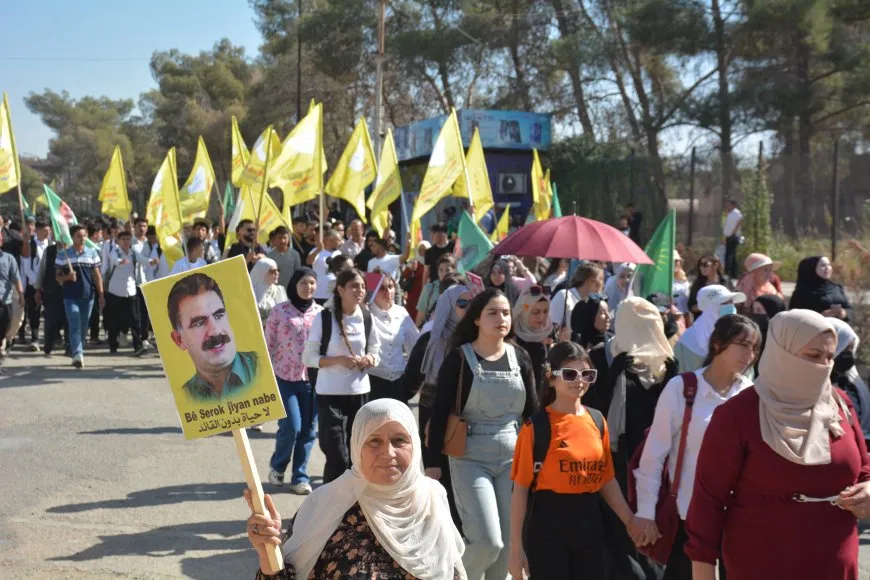Bi hezaran kesî got ‘Bê Serok jiyan nabe’