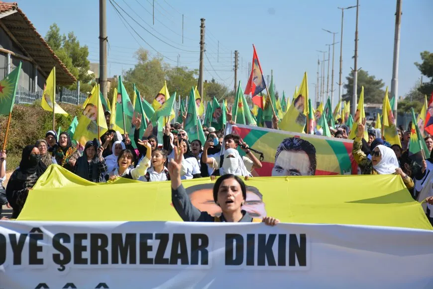 Bi hezaran kesî got ‘Bê Serok jiyan nabe’