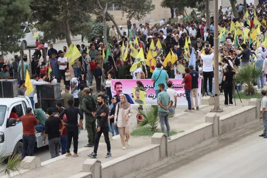 Şêniyên Tebqa û Reqayê komplo şermezar kir