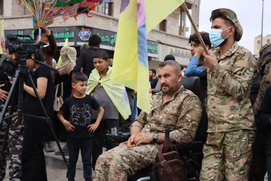 Şêniyên Tebqa û Reqayê komplo şermezar kir