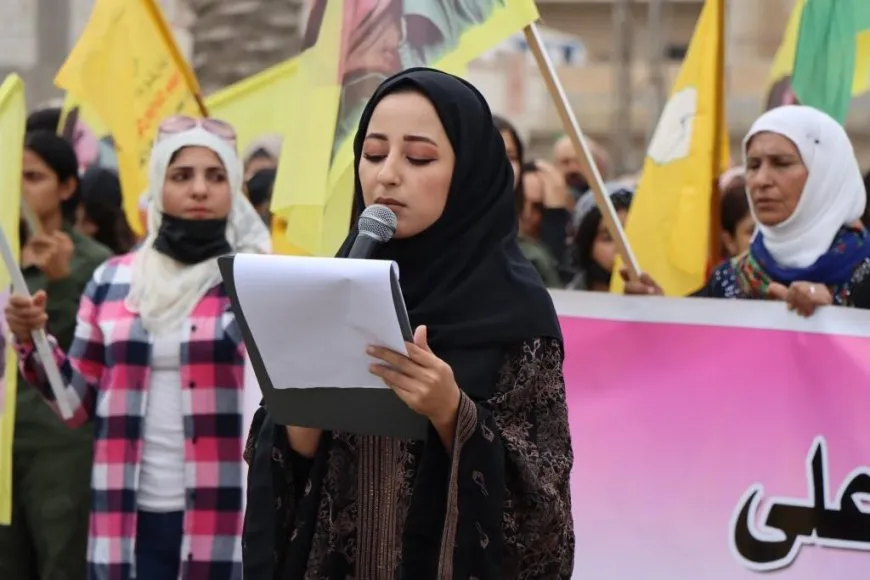 Şêniyên Tebqa û Reqayê komplo şermezar kir