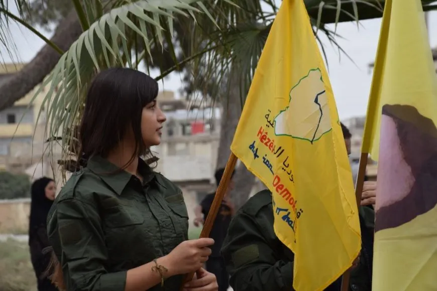 Şêniyên Tebqa û Reqayê komplo şermezar kir