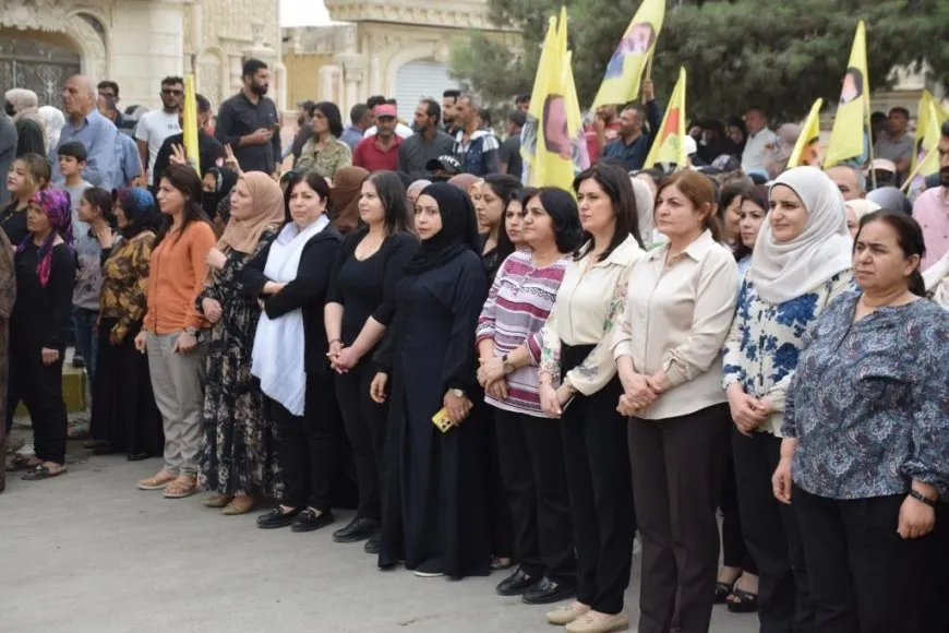Şêniyên Tebqa û Reqayê komplo şermezar kir