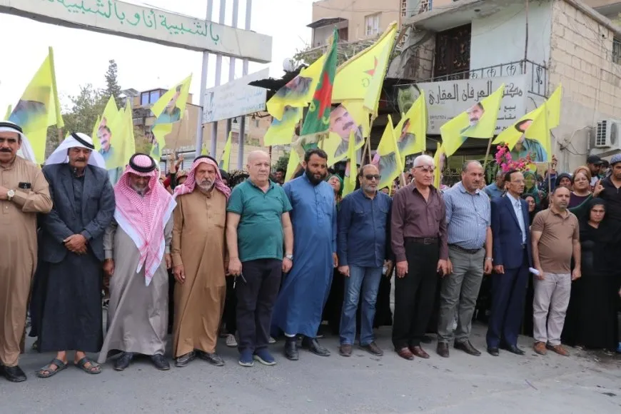 Şêniyên Tebqa û Reqayê komplo şermezar kir