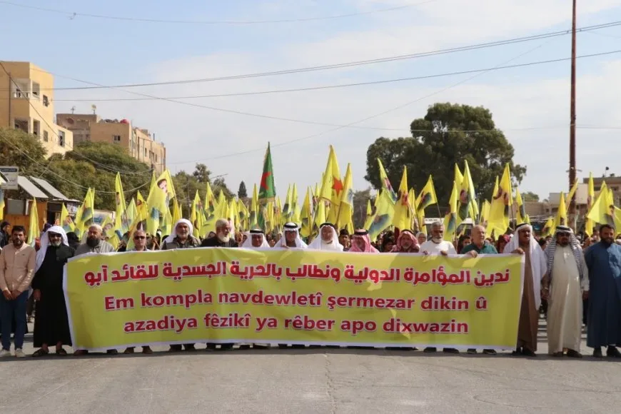 Şêniyên Tebqa û Reqayê komplo şermezar kir