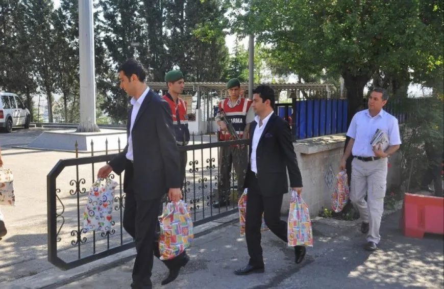 Parêzerên Buroya Hiqûqê ya Asrinê çûn Îmraliyê