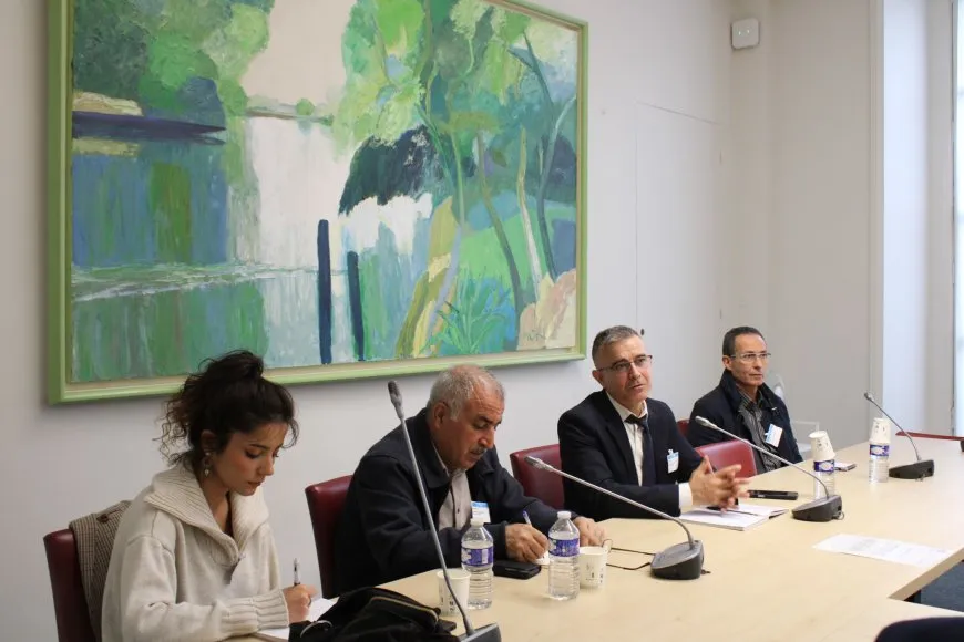Nûnertiya Rêveberiya Xweser li parlamentoya Fransayê hevdîtin kir