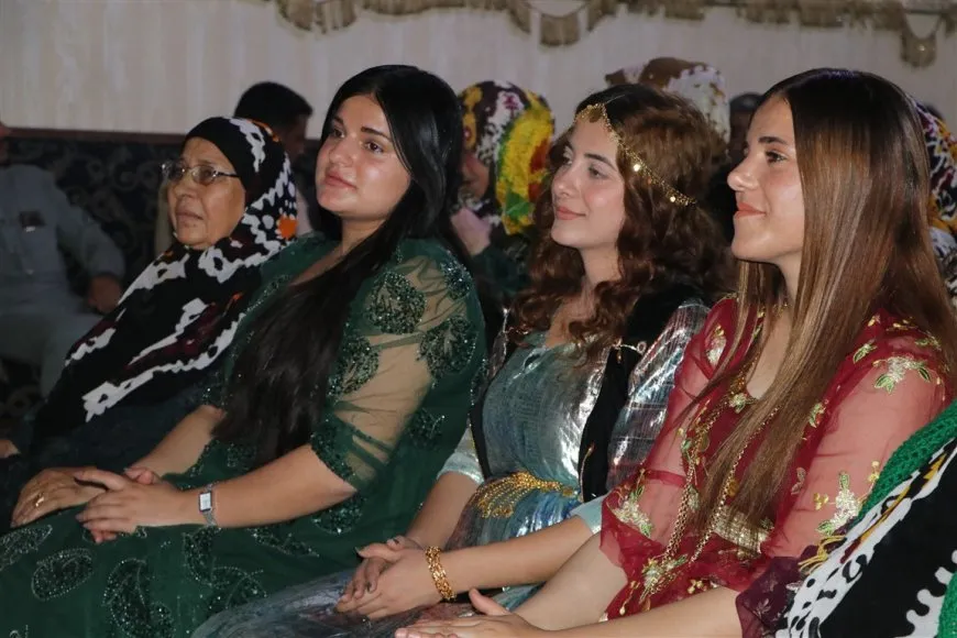 Li Hesekê şevbuhêrkek mûzîk û helbestê
