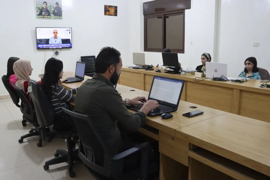Rojameya Ronahî mîrateya rojnamegeriya çapkirî diparêze