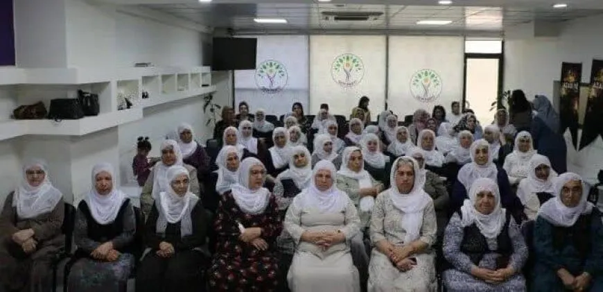 Konferansa Dayikên Aştiyê dest pê kir