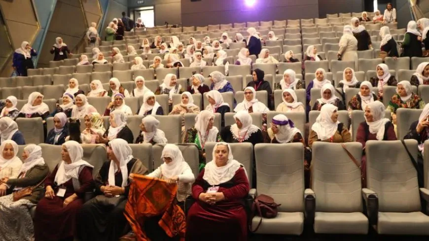 Konferansa Dayikên Aştiyê di roja duyem de ye