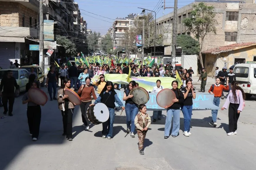 Jinên Ciwan ên  Helebê azadiya fîzîkî ya Rêber APO xwestin