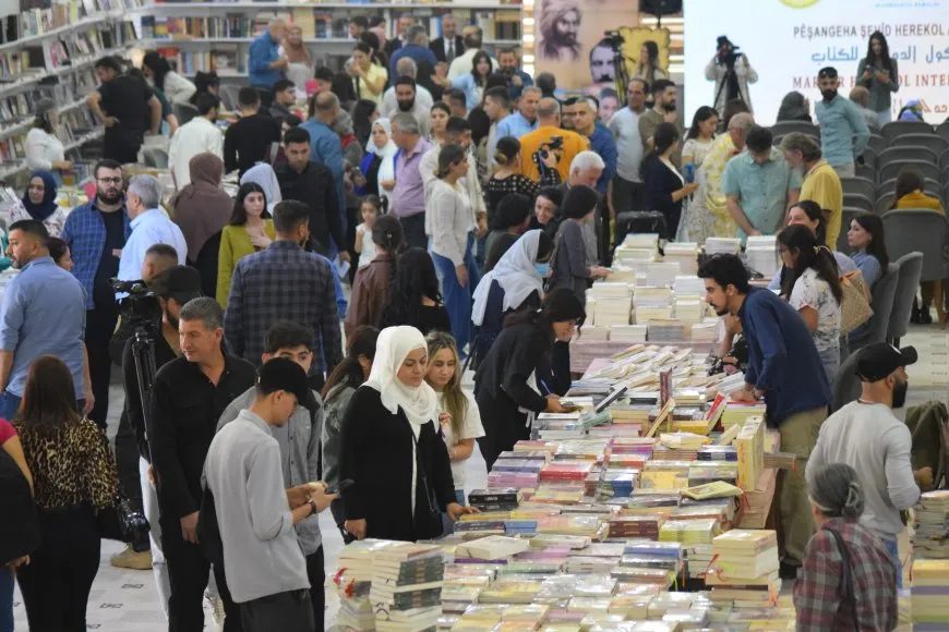 Pêşangeha Şehîd Herekol dest pê kir