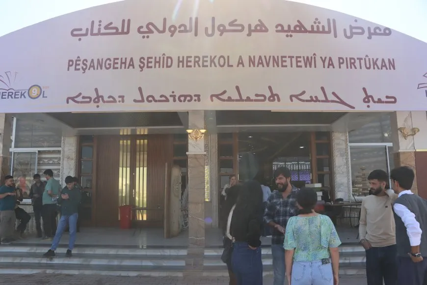 Pêşangeha Şehîd Herekol dest pê kir