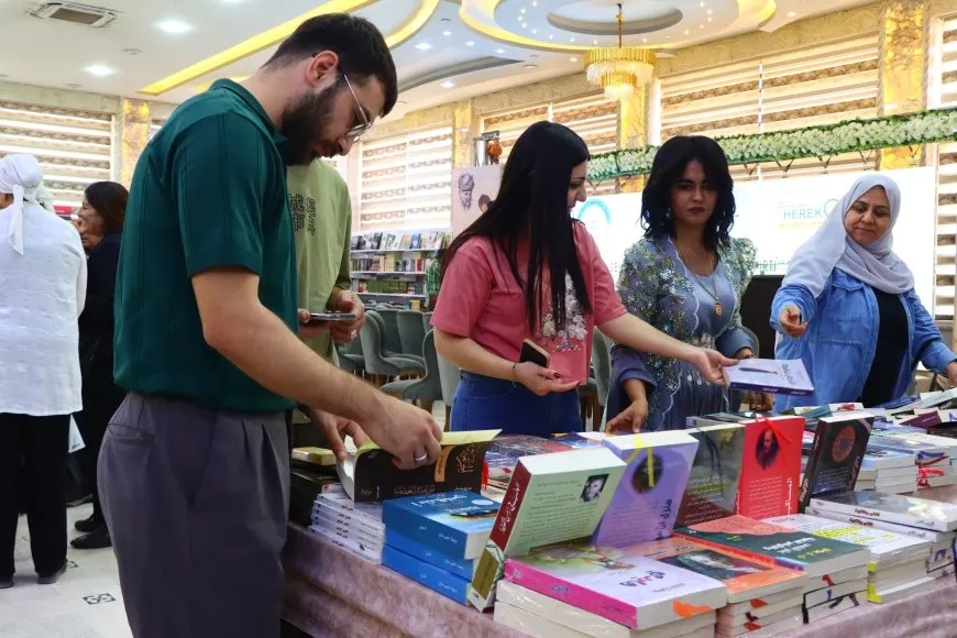 Pêşangeha Şehîd Herekol a Pirtûkan didome