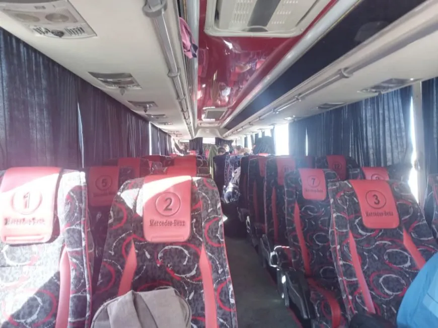Ji kampa Holê 55 kes ber bi warê xwe ve bi rê ketin