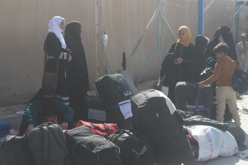 Ji kampa Holê 840 penaberên iraqî derketin