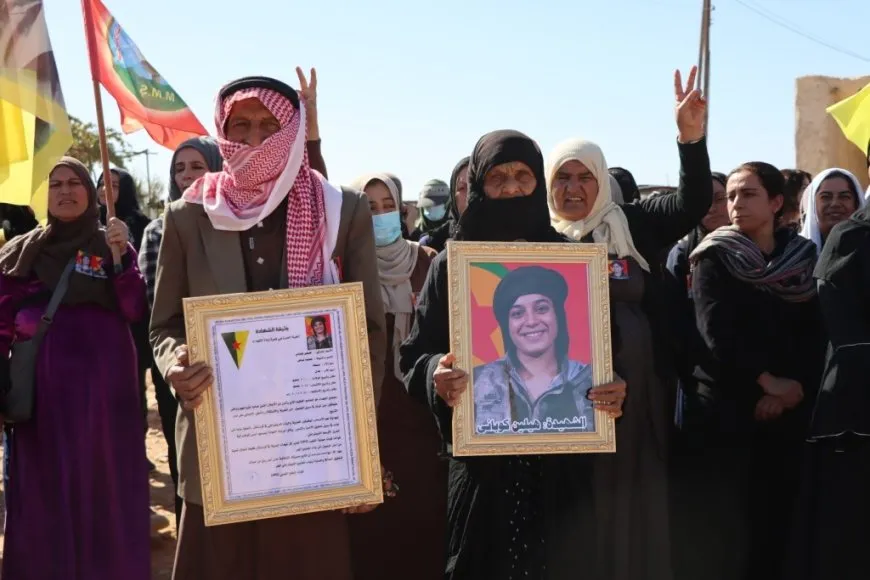 Ji bo şehîd Aze Rojgirav û Hêlîn Kobanê merasîma xiyabî hat lidarxistin