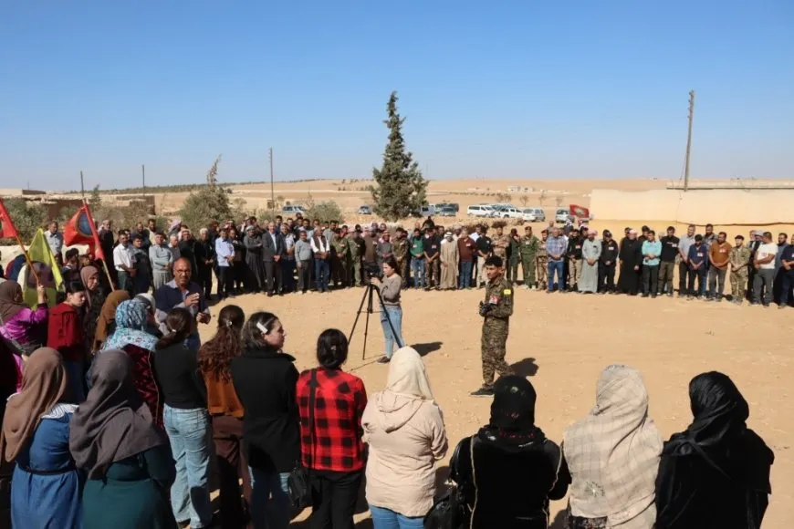 Ji bo şehîd Aze Rojgirav û Hêlîn Kobanê merasîma xiyabî hat lidarxistin