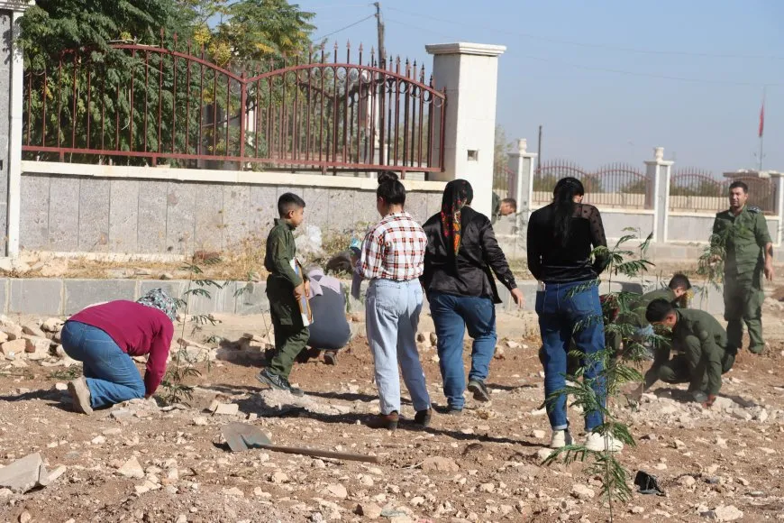 Berxwedêrên Kobanê li Muzexaneyê hatin bi bîranîn