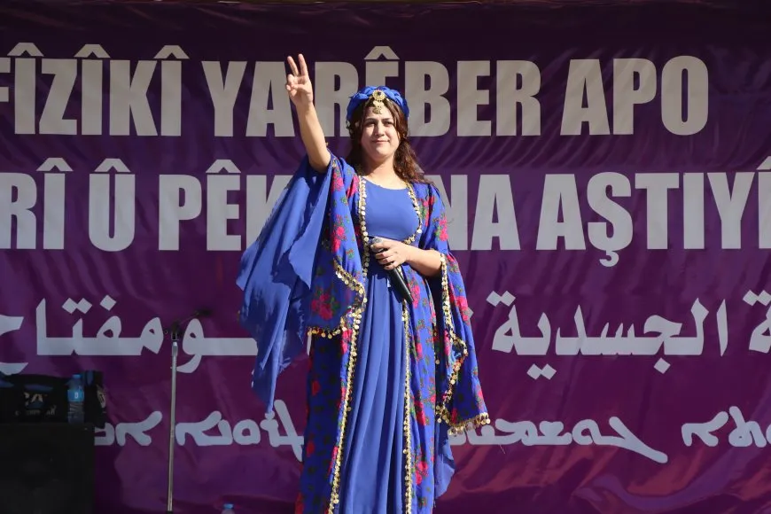 Bi hezaran jinên 8 bajarên kantona Cizîrê ji Rêber Apo re azadî xwestin