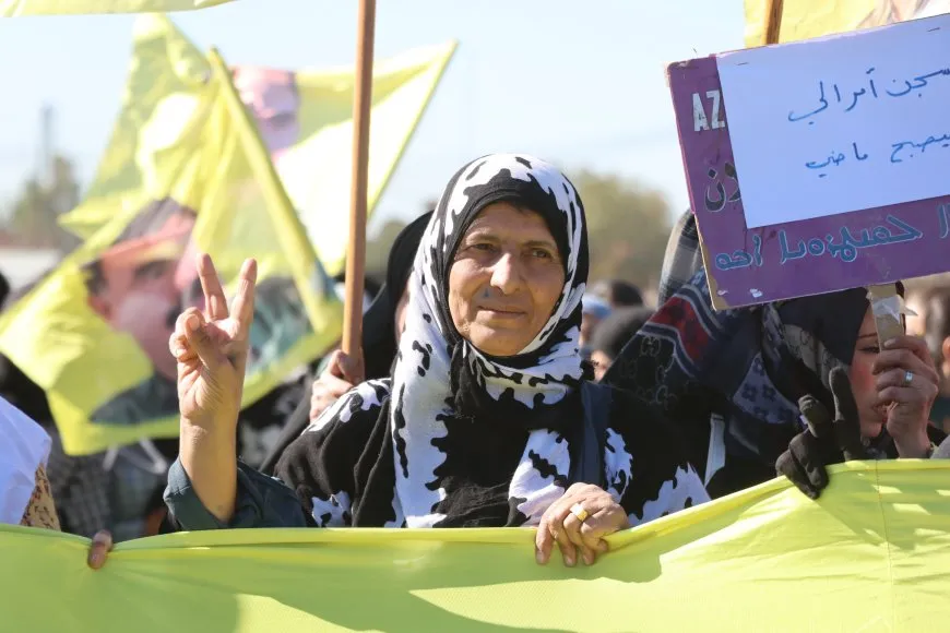 Bi hezaran jinên 8 bajarên kantona Cizîrê ji Rêber Apo re azadî xwestin