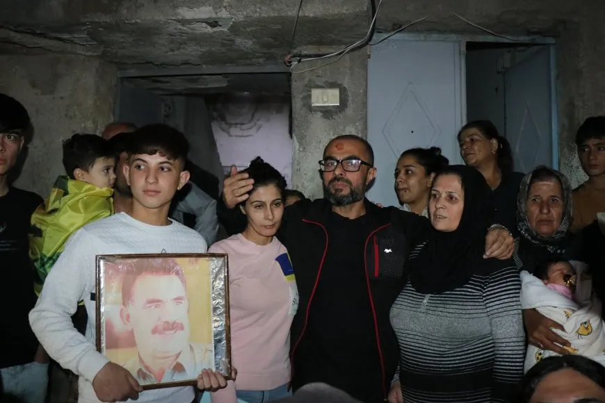 Piştî zêdetirî 30 salî ji girtinê têkoşer Rûav Avrîn gihîşt Şêxmeqsûdê