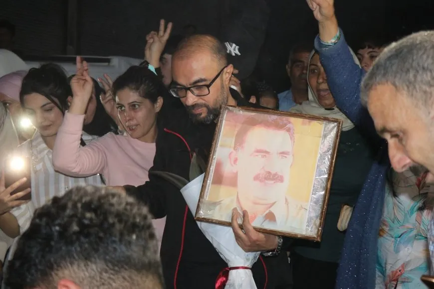 Piştî zêdetirî 30 salî ji girtinê têkoşer Rûav Avrîn gihîşt Şêxmeqsûdê