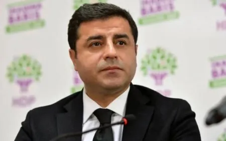Parêzerên Demîrtaş ji bo tehliyeyê serî li dadgehê da