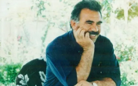 ‘Azadiya fîzkî ya Rêber Abdullah Ocalan ji bo aştiyê şert e’