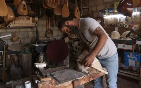 Pîşeya çêkirina tembûran 60 salan ji nifşekî da nifşekî din