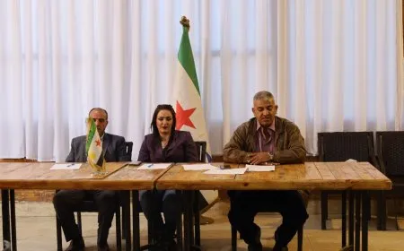Siyasetmedaran rola partiyên siyasî di pêvajoya veguhêz de gotûbêj kir