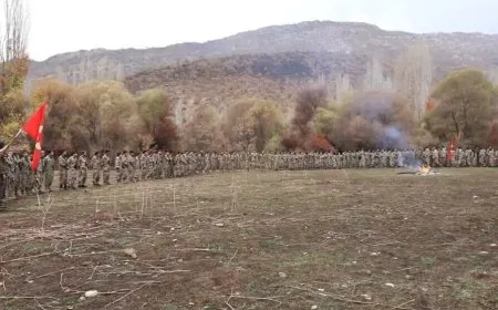 Gerîlayan Cejna Berxwedana Neteweyî pîroz kirin