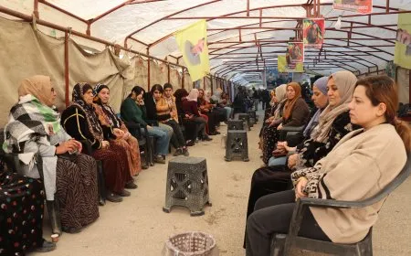 Sersaxî ji malbata endamê TEV-DEMˊê şehîd Hezarî re hat xwestin