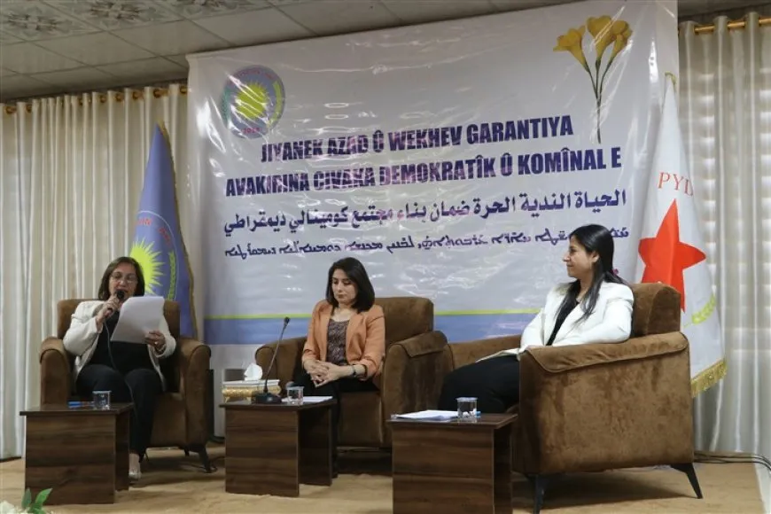 Di Foruma Jiyana Azad de ‘kujerê kastîk’ û ‘komîn’ hatin nîqaşkirin