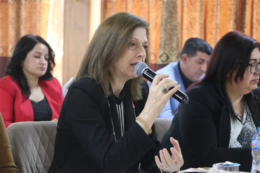 Di Foruma Jiyana Azad de ‘kujerê kastîk’ û ‘komîn’ hatin nîqaşkirin