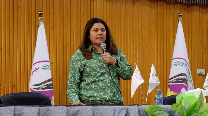 Jinên Zenûbiya civînek girseyî li Dêrazorê organîze kir