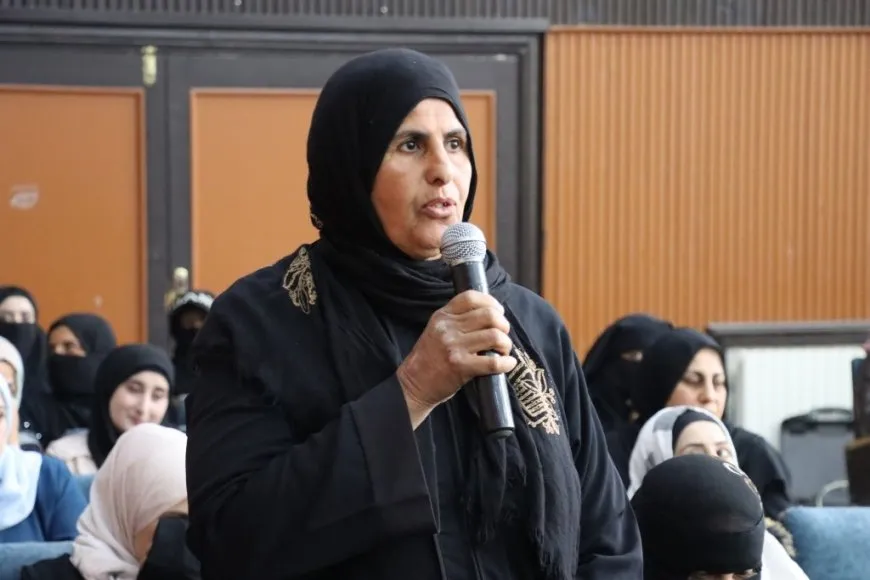 Li Dêr Hafirê Konferansa Komînan; pêşxistina xizmetguzarî û rola civakî