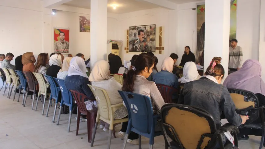 Rûniştinên şîrovekirina Manîfestoya Aştî û Civaka Demokratîk dest pê kirin