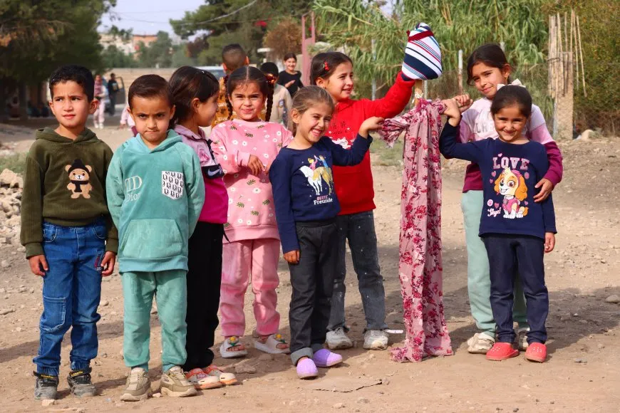 Şêniyan rêûresma zêw li dar xist