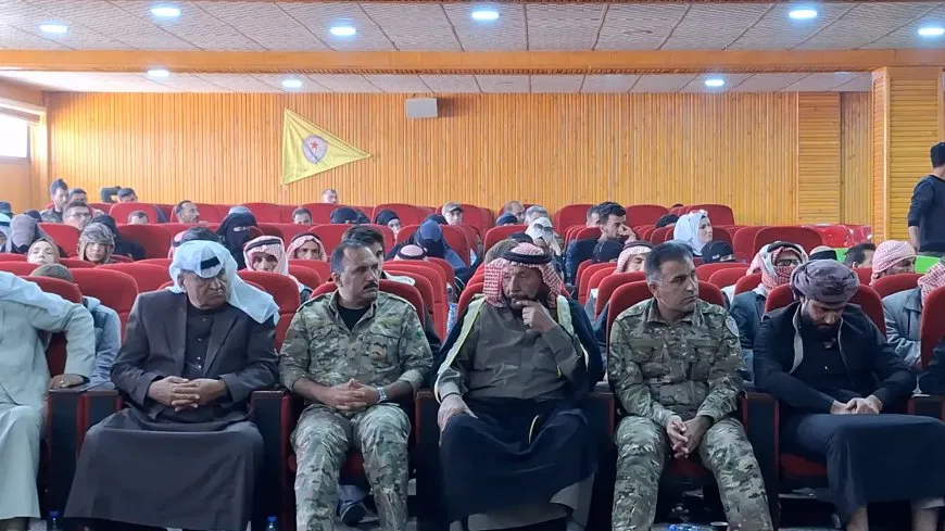 Hêzên Xweparastinê bi şênî û malbatên şehîdan ên Dêrazorê re civiyan